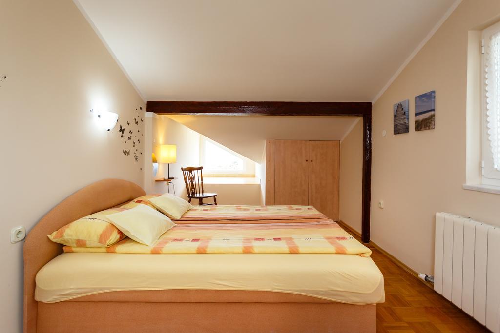 Apartments Villa Elizabet Malinska Exterior photo
