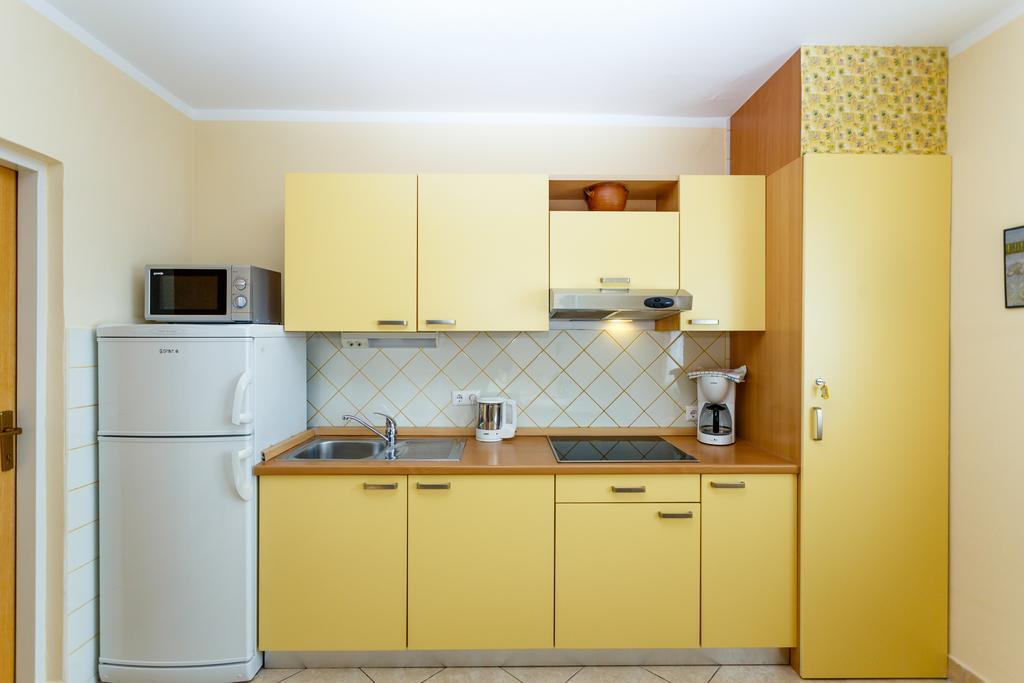 Apartments Villa Elizabet Malinska Exterior photo